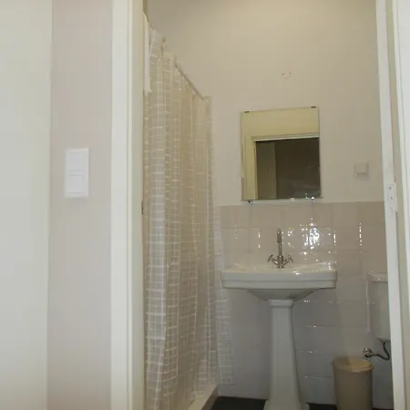 Apartment Market Place *